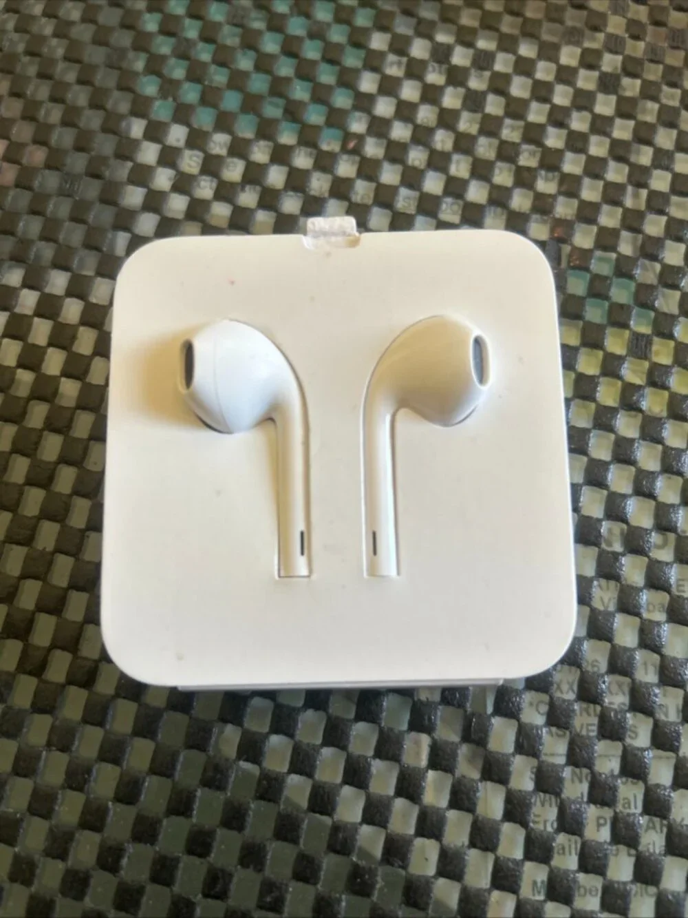 NIB! Apple EarPods with Lightning Connector In-Ear Only Headsets - White